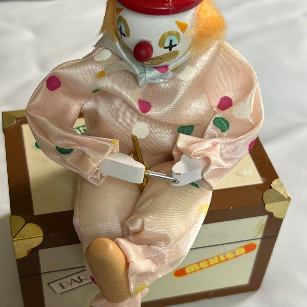 Westland Be A Clown Music Box Figurine Hat is Damaged 7" Vintage Collectable - Picture 9 of 16